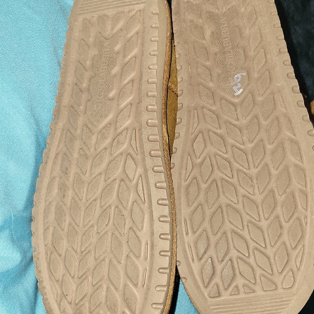 Koolaburra Tan Suede Winter Boots with Bow Details - Picture 3 of 5